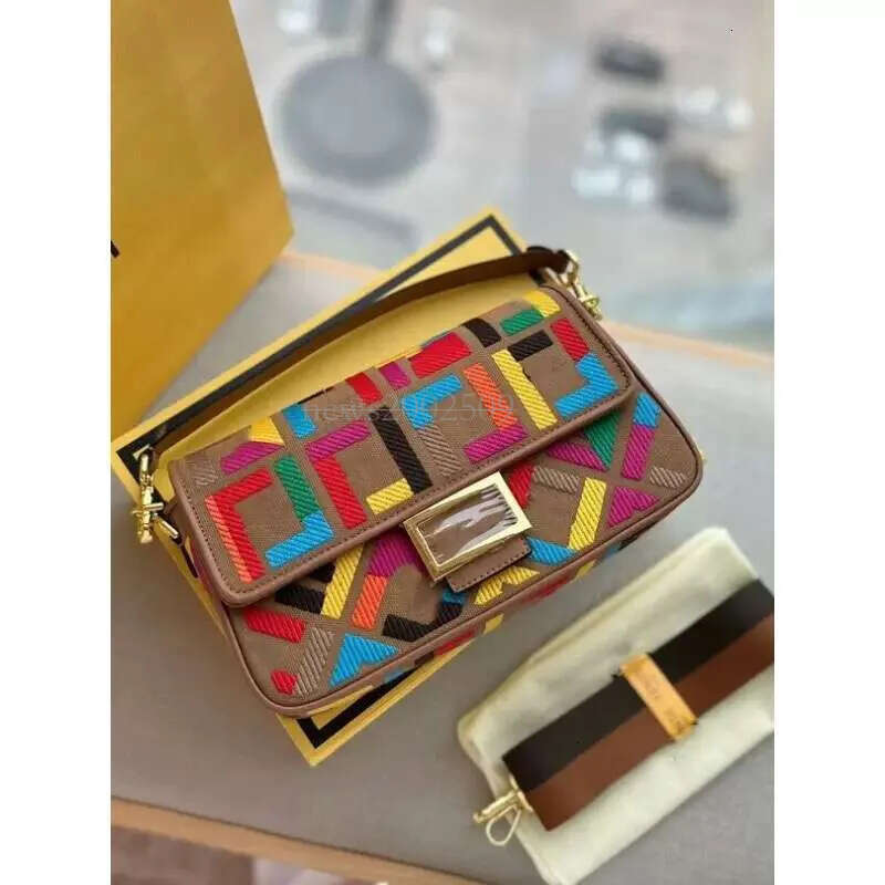 Designer Baguette Vintage Letter Embroidery Shoulder Classic Retro Tote ff bucketbag handbags Luxury Flip Over Crossbody Letter Relief clutch bag fiora bag ac