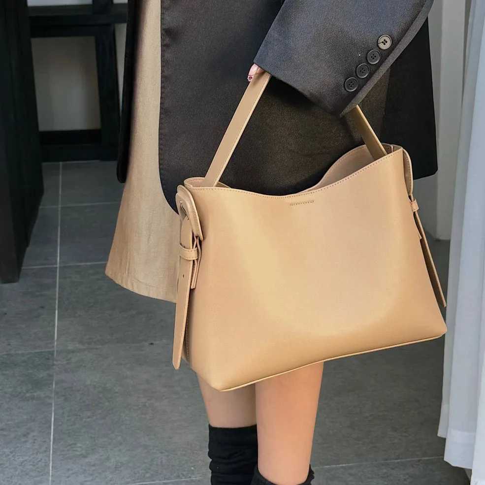 Genuine leather Tote bag 2025 new large capacity one-shoulder crossbody bag cowhide fashion commuter womens handbag H260306