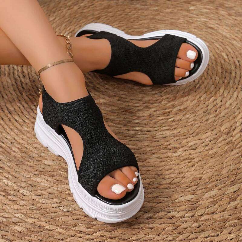 2026 Summer New Fashionable Solid Color Thick Bottom Sandals Outdoor Comfortable Breathable Open toed Lightweight Casual Shoes