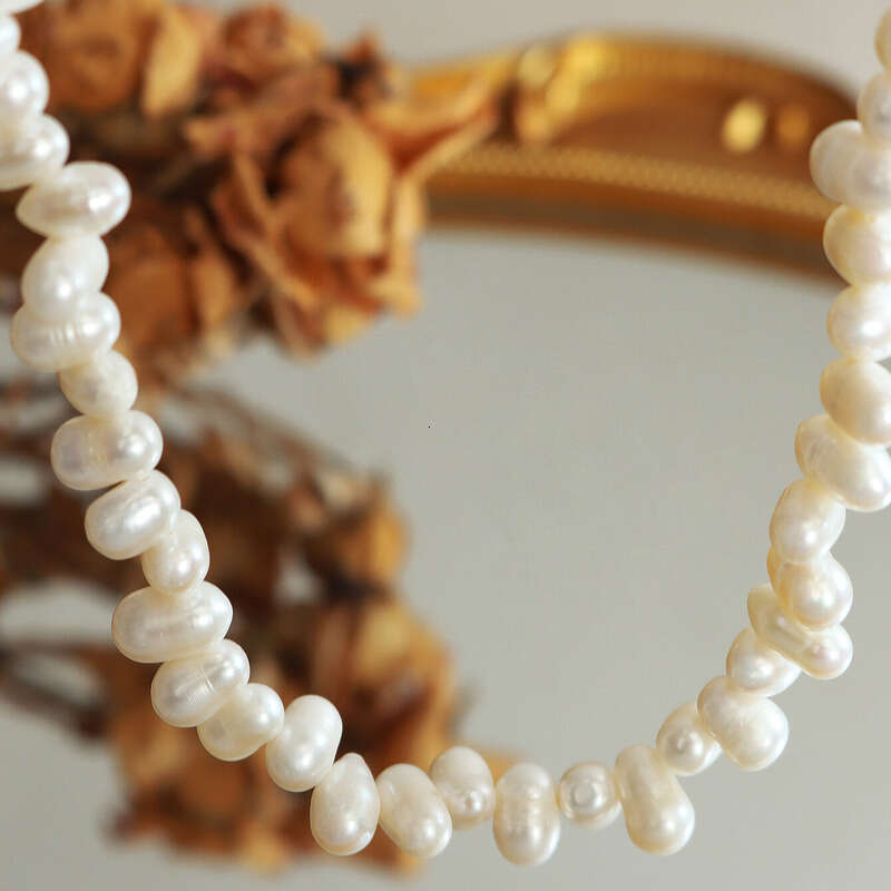 Women's Elegant Necklace: Irregular Freshwater Pearl Necklace For Women Non-fading Fashionable Light Luxury Versatile Collarbone Chain Daily Gift