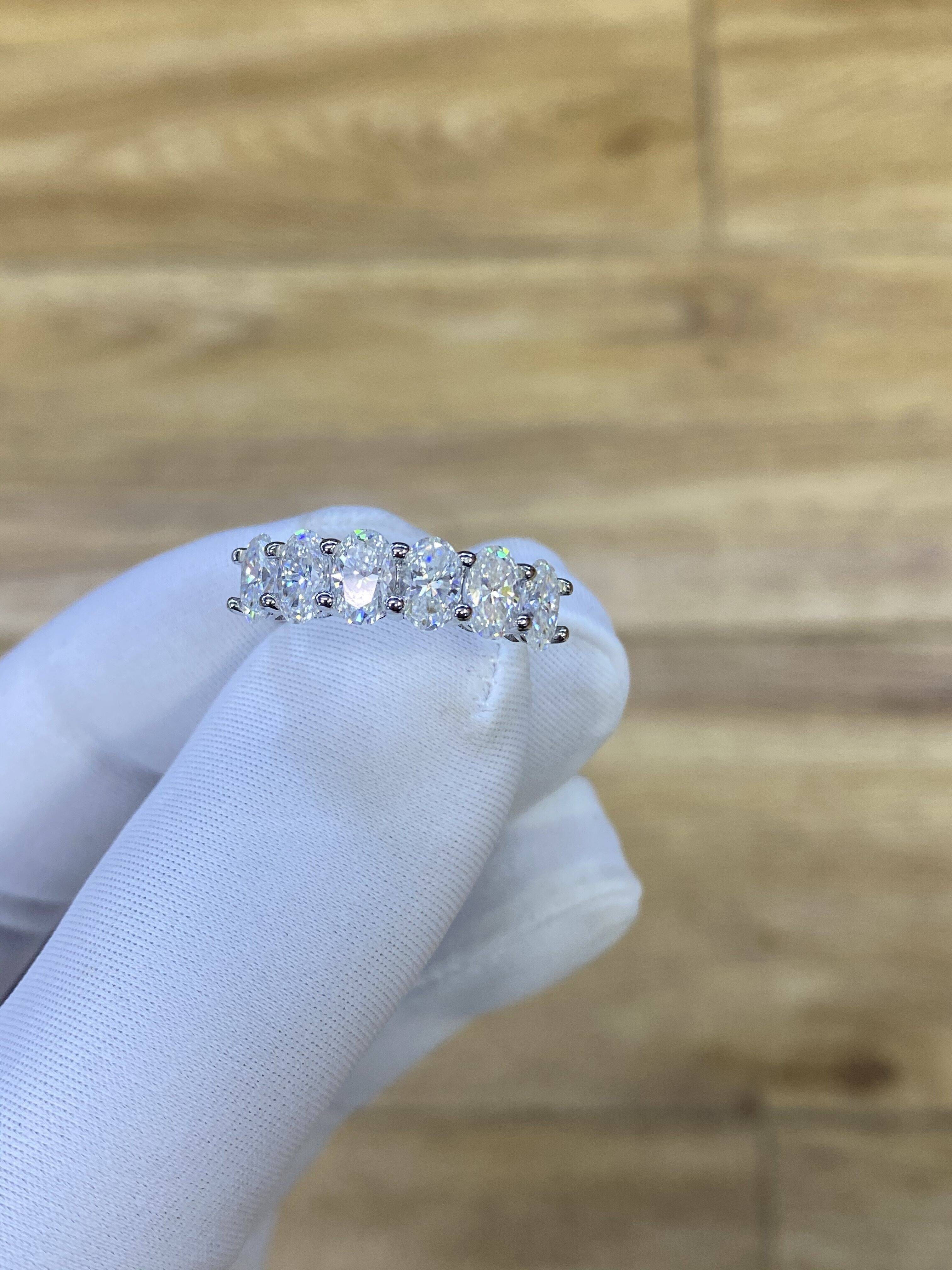 New Oval Seven Princess 18K Gold Row Ring Womens Lab Grown Diamond Tail Ring Fashion Light Luxury Gift for Girlfriend