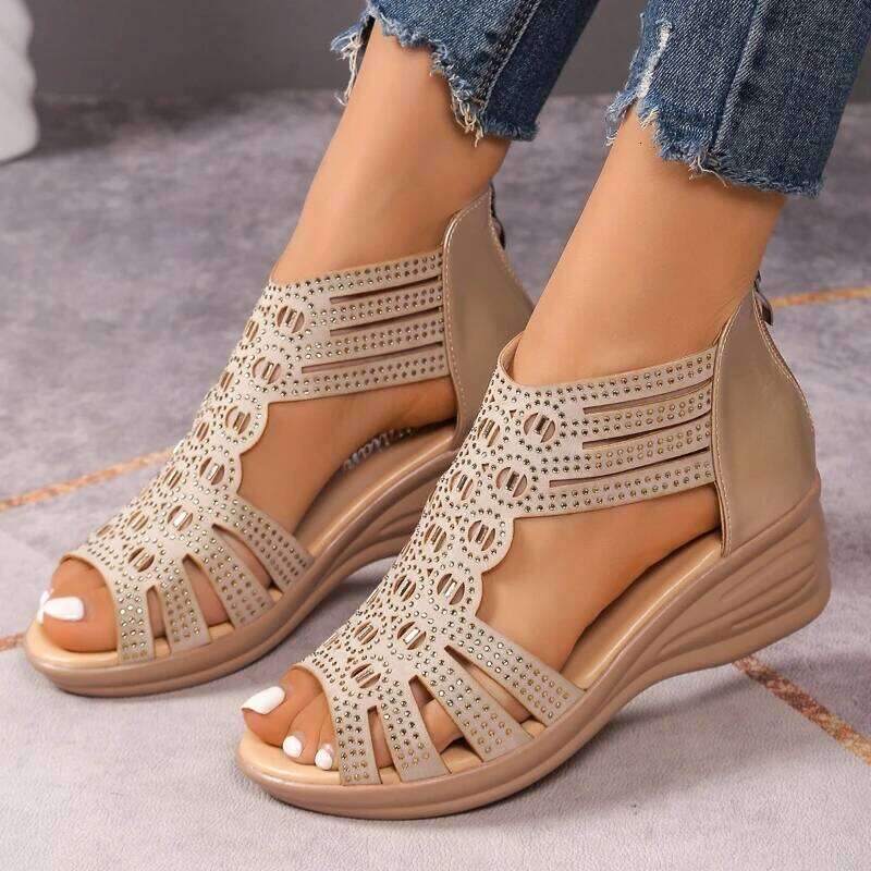 2026 Summer New Women's Fashion Open toed Comfortable Outdoor Soft Bottom Slope Heel Sandals