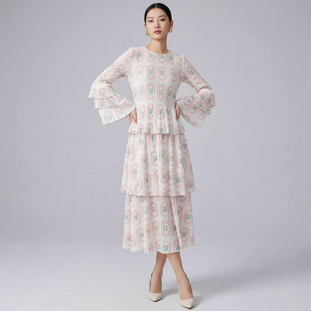 Miyake-style Designer pleated cake skirt, new geometric print bell-sleeve dress, loose-fitting, slimming, elegant, suitable for commuting, long dress
