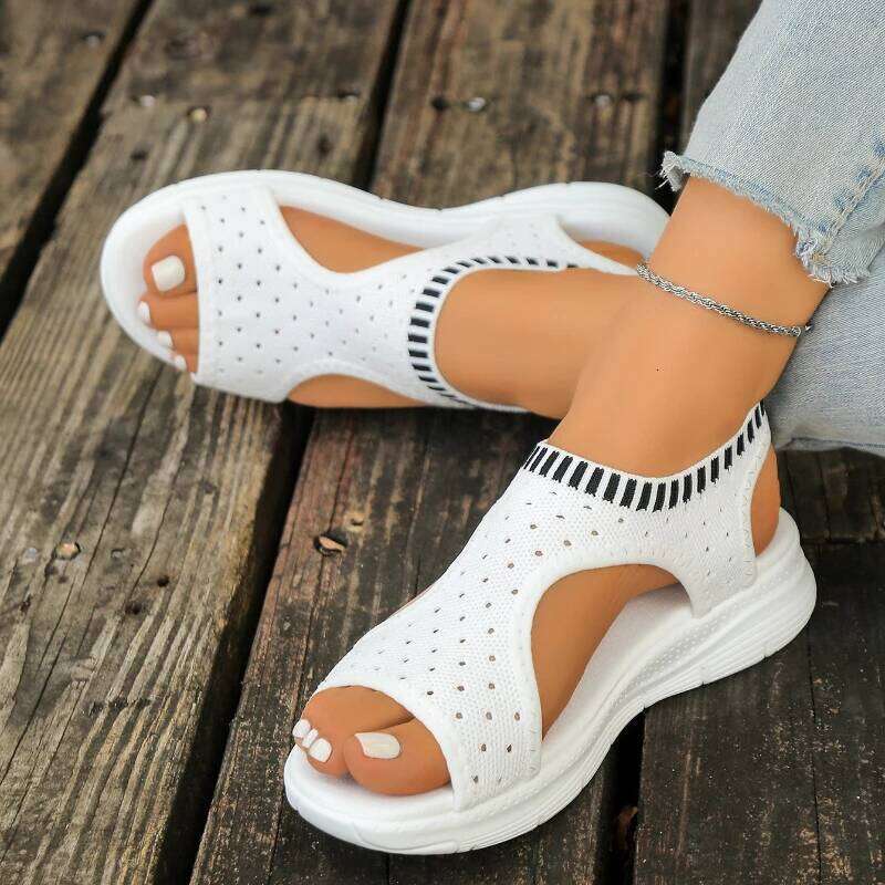 2026 New Women's One Word Buckle Non slip Wear resistant Outdoor Breathable and Comfortable Color blocked Sandals