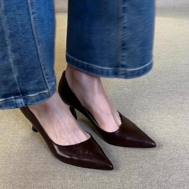 Sharp pointed shallow mouth low profile single shoes comfortable commuting single shoes simple 260303