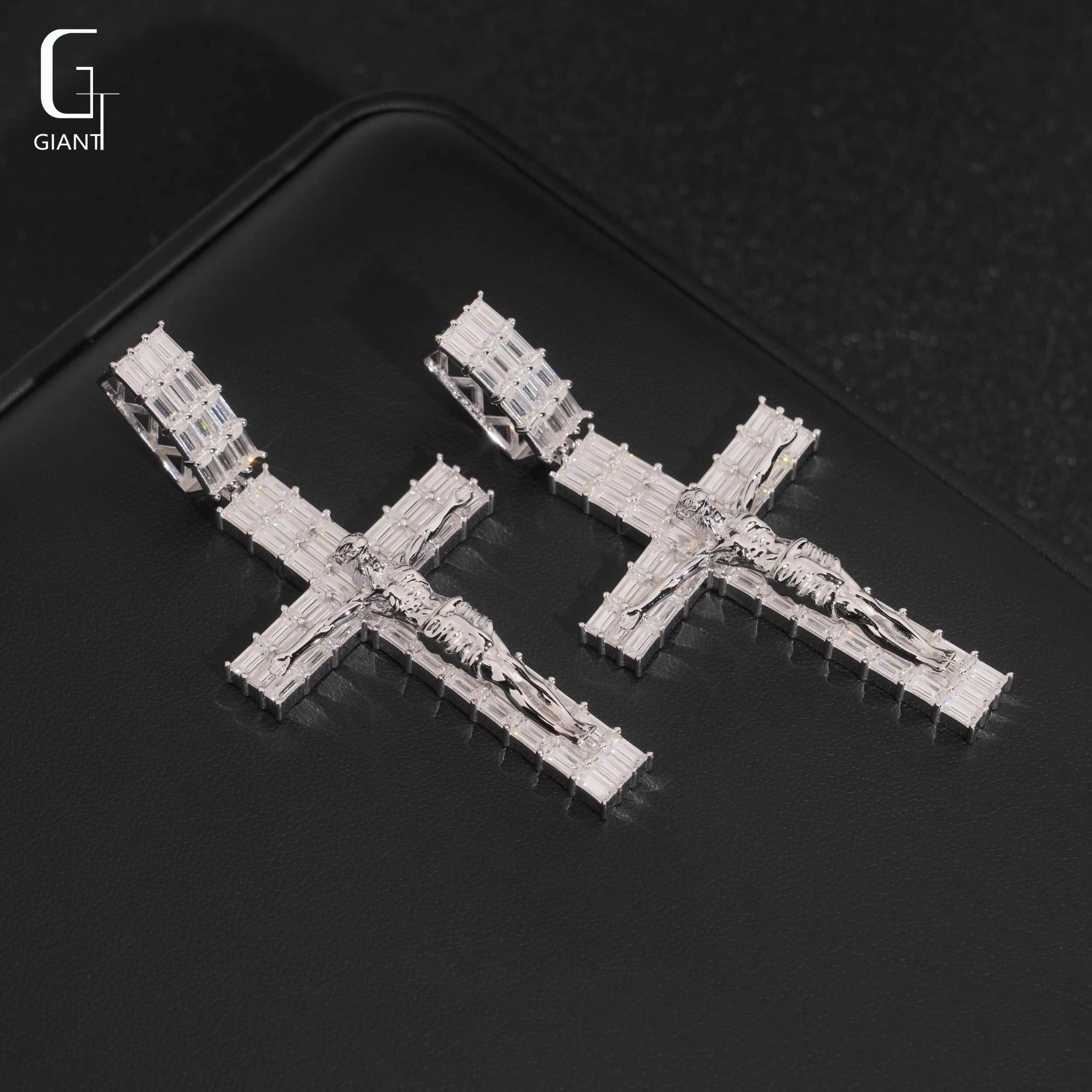 US Stock Pass Diamond Test VVS Cross Moissanite Pendants 925 Silver Charm Pendant Mens HipHop Iced Out Moissanite Pendants GRA