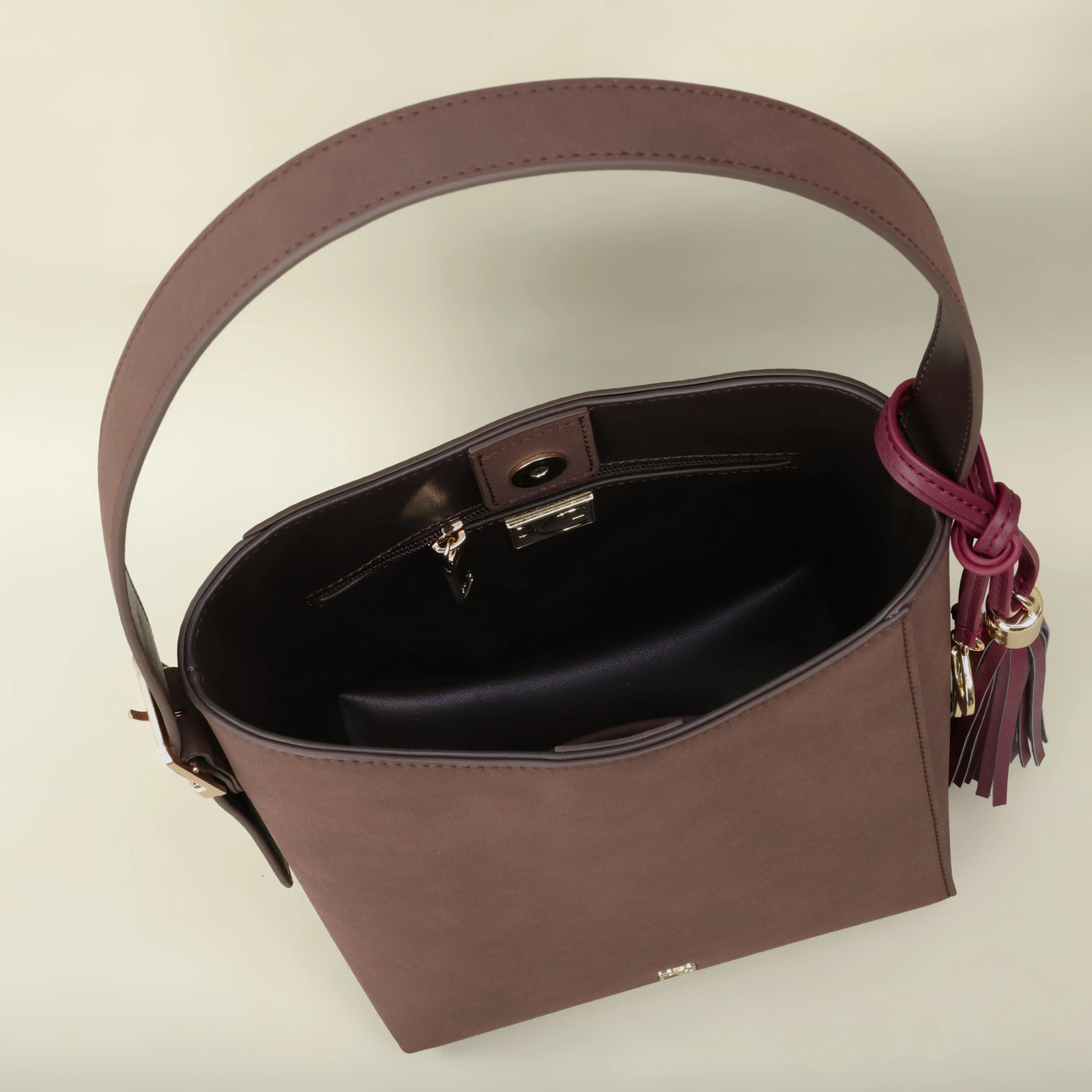 PG Lightweight 2026 Niche Shoulder Latest Fashion n Crossbody Bag Highend Minimalist Elegant Womens 260227