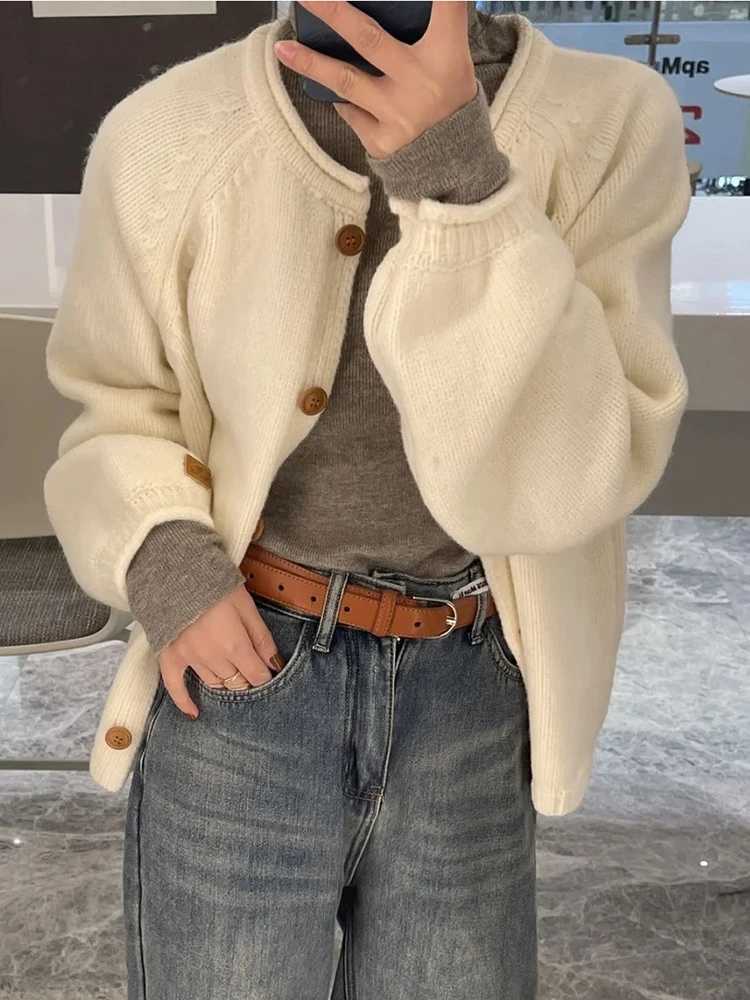 AOSSVIAO 2025 Autumn Warm Single Breasted Knitted Sweater Women Fashion Casual Jacquard Crochet Pink Cardigan Tops Y2k M260306