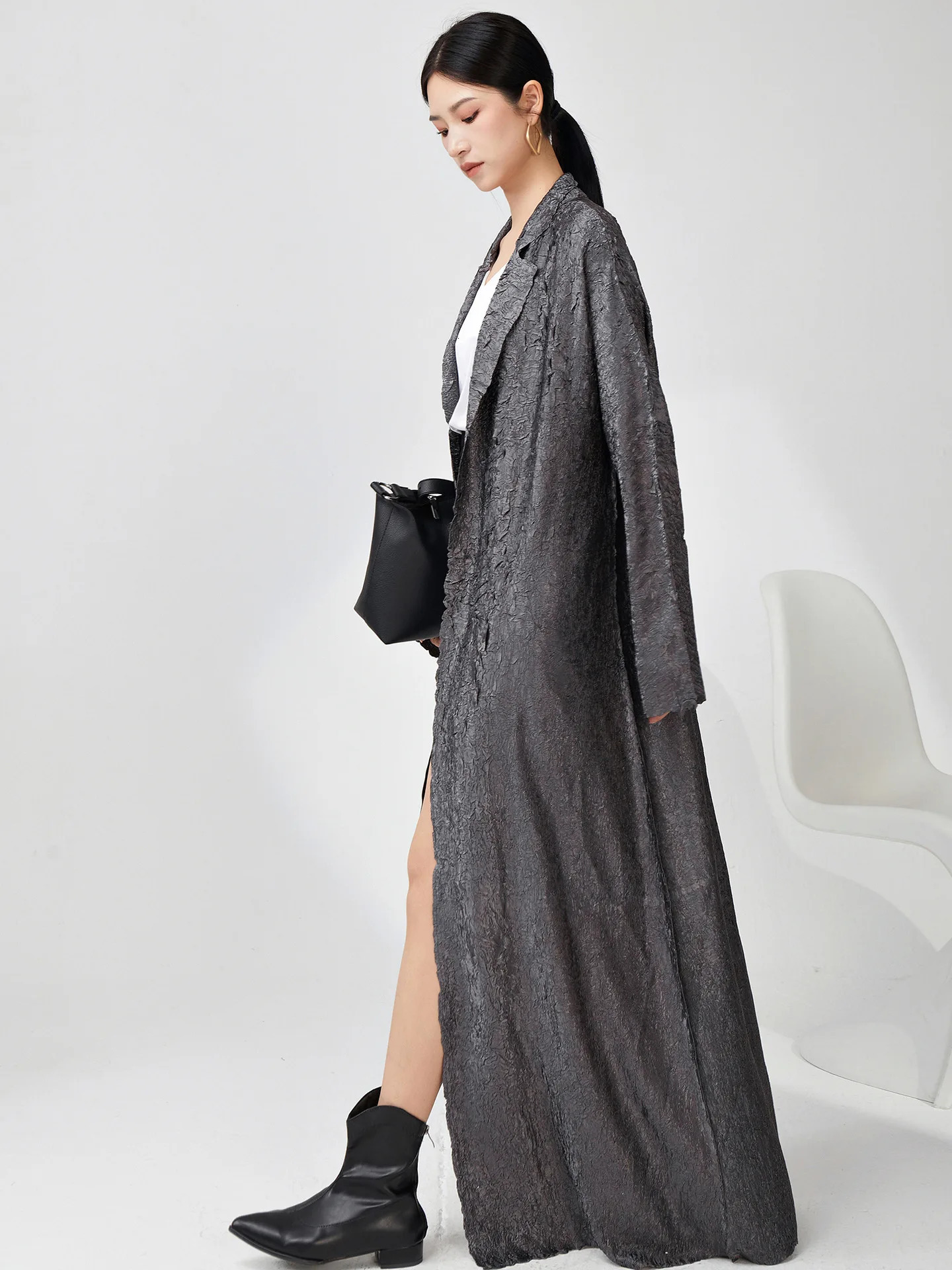 Miyake Fold 2024 Autumn And Winter Womens Fashion Trench Coat Long Sleeve Loose Temperament Cardigan 260228