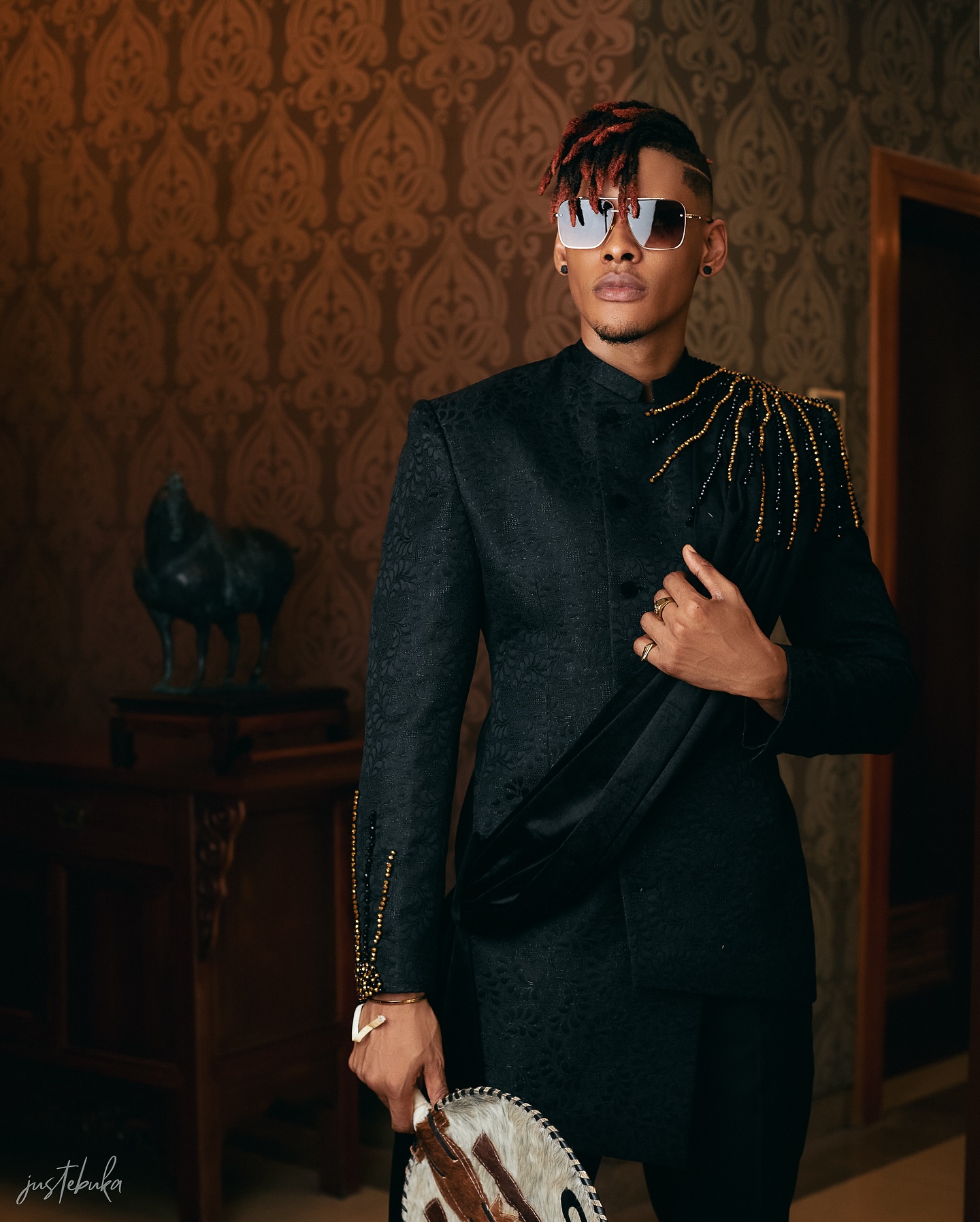Unique Men Suits Jacquard Blazer 2 Pieces Tailor-Made Rhinestone Beaded Jacket Single Breasted Groom Customized Coat Pants Plus Size
