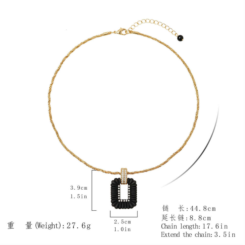 Vintage Geometric Hollow-Out Black Earrings And Necklace Set Light Luxury High-End Niche Style Jewelry For Women High-Quality