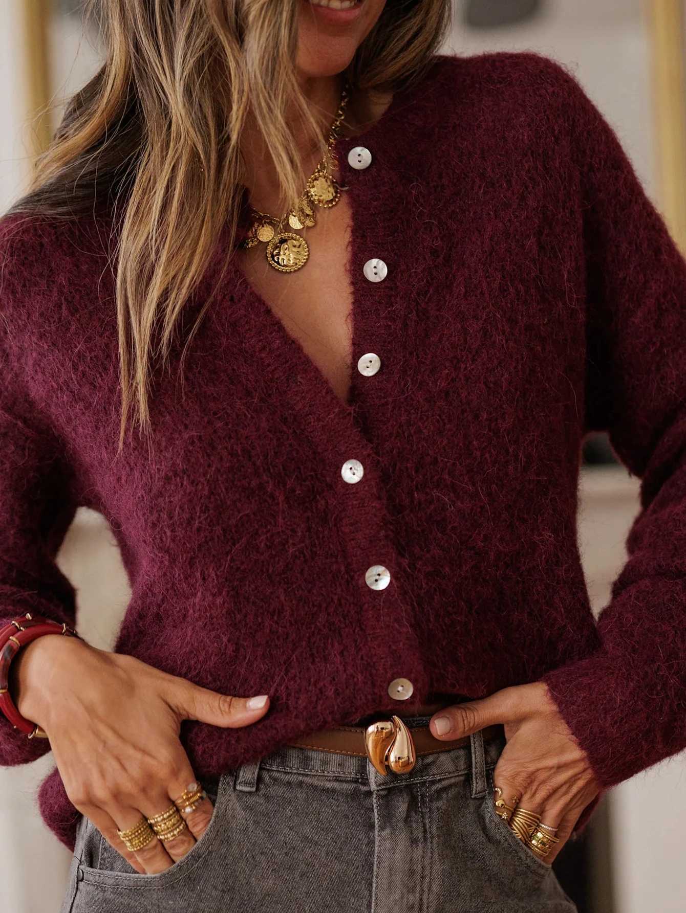 New Autumn/Winter Womens Cardigan Sweater Burgundy Fitted Round Neck Knit Cardigan Casual and Elegant Versatile for Commuting M260306