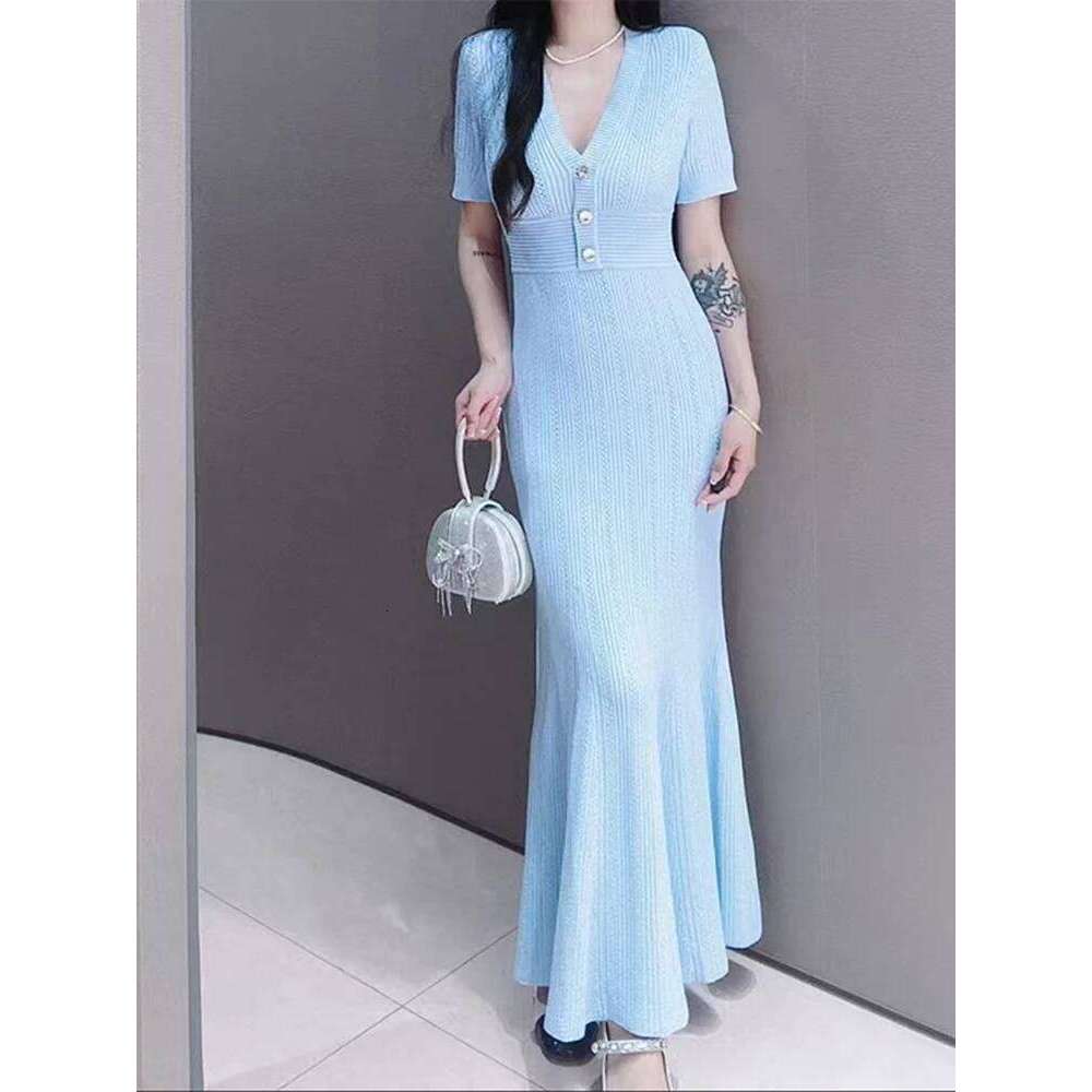 Blue Short-Sleeved V-Neck Knitted Long Dresses Temperament Elegant Stretch Slim Women's Dress Autumn New Mdng260306