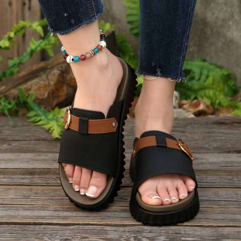 2025 New Women's Fashion Versatile Slippers Outdoor Color blocked Thick Bottom Casual Sandals