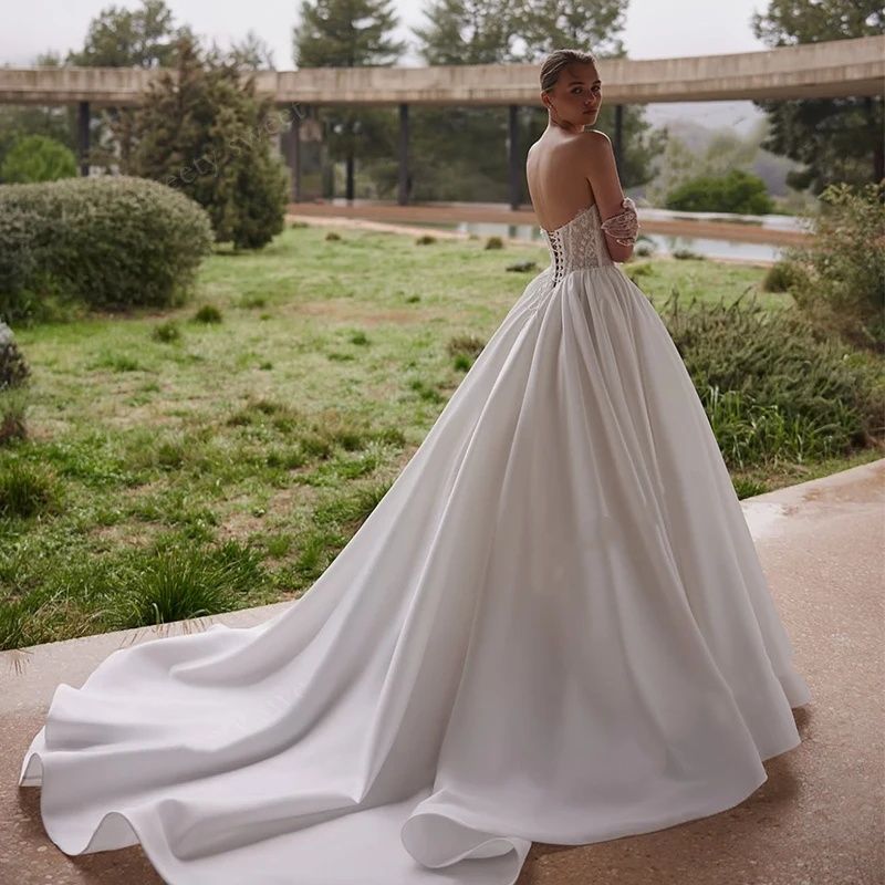 Simple A Line Wedding Dresses For Women Sequins Pearls Bridal Gown Sleeveless Lace Up Sweep Train Dress Vestido De Novia