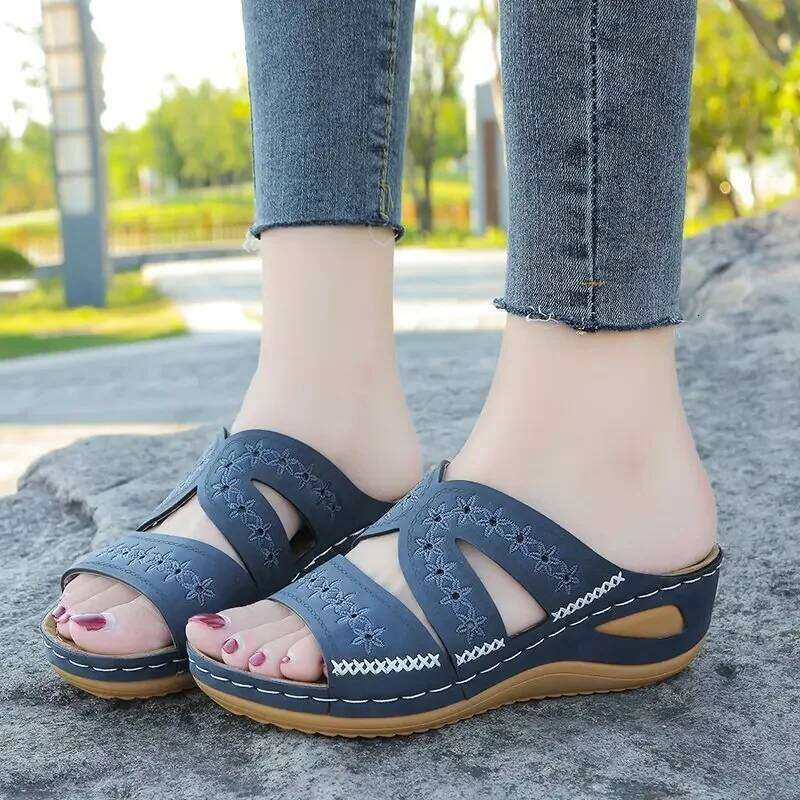 2025 new Women Platform Wedge Sandals Outdoor Open Toe Casual slippers thick soled antislip Leather Fashion Female Zapatos