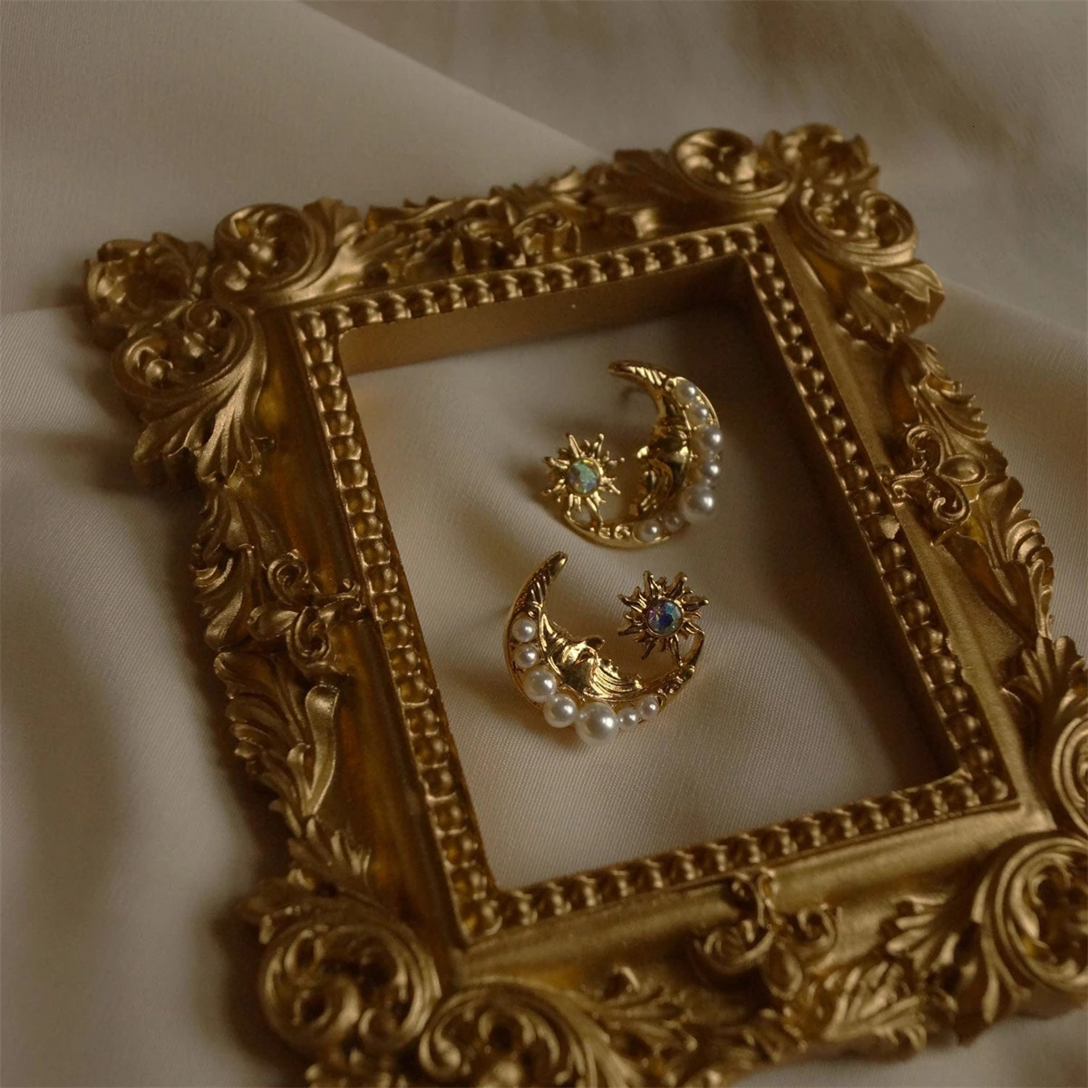 Fashion Autumn Product Stainless Steel Material Sun Moon Series Pearl Earrings Earstuds Gold Plated 260303