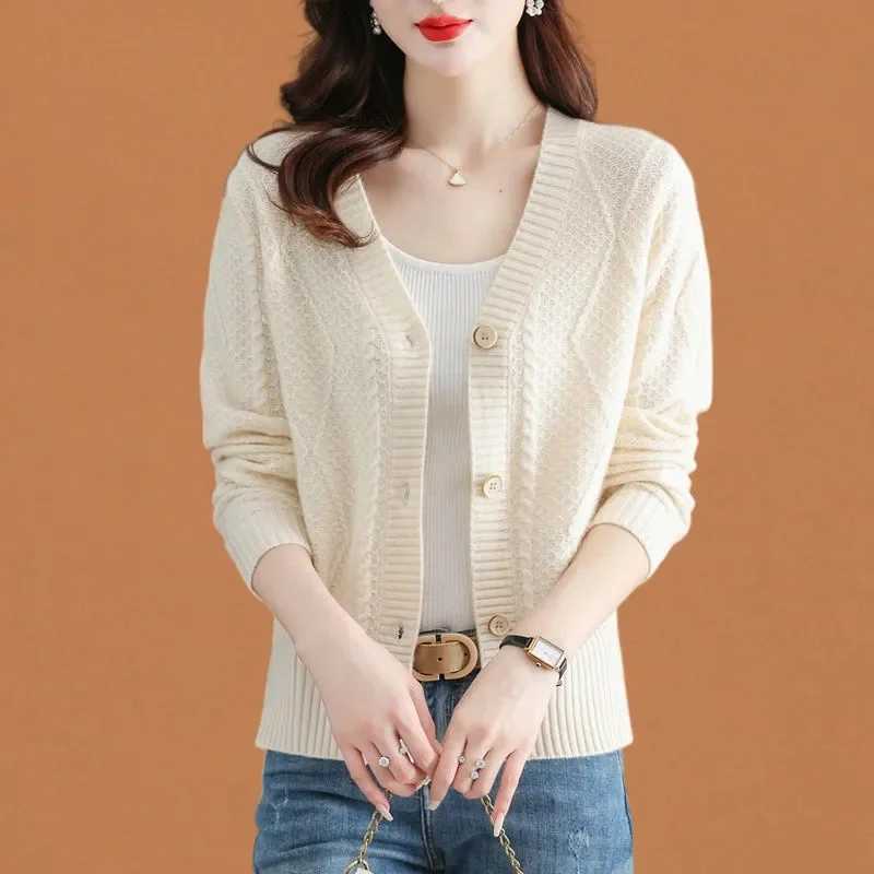 Spring Female Versatile Cardigan Knit Jacket New Ladies Xiaoxiangfeng V-neck Sweater Coat Women Fashion Short Knitwear Outerwear M260306