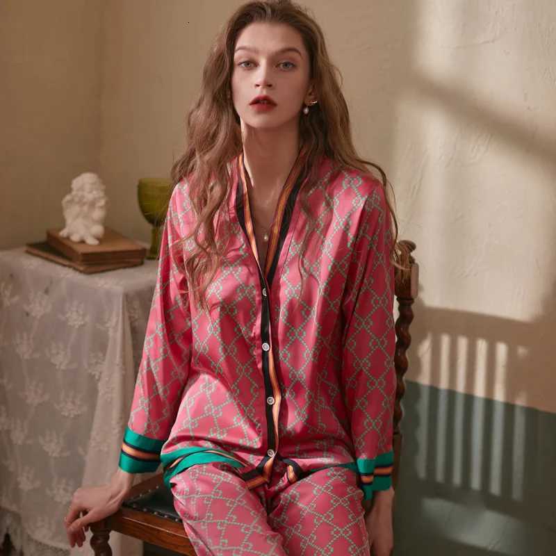 Lisacmvpnel 2022 Spring New Style Long Sleeved Women Pajamas Set Ice Silk Printed Fashion Pyjamas Y260306