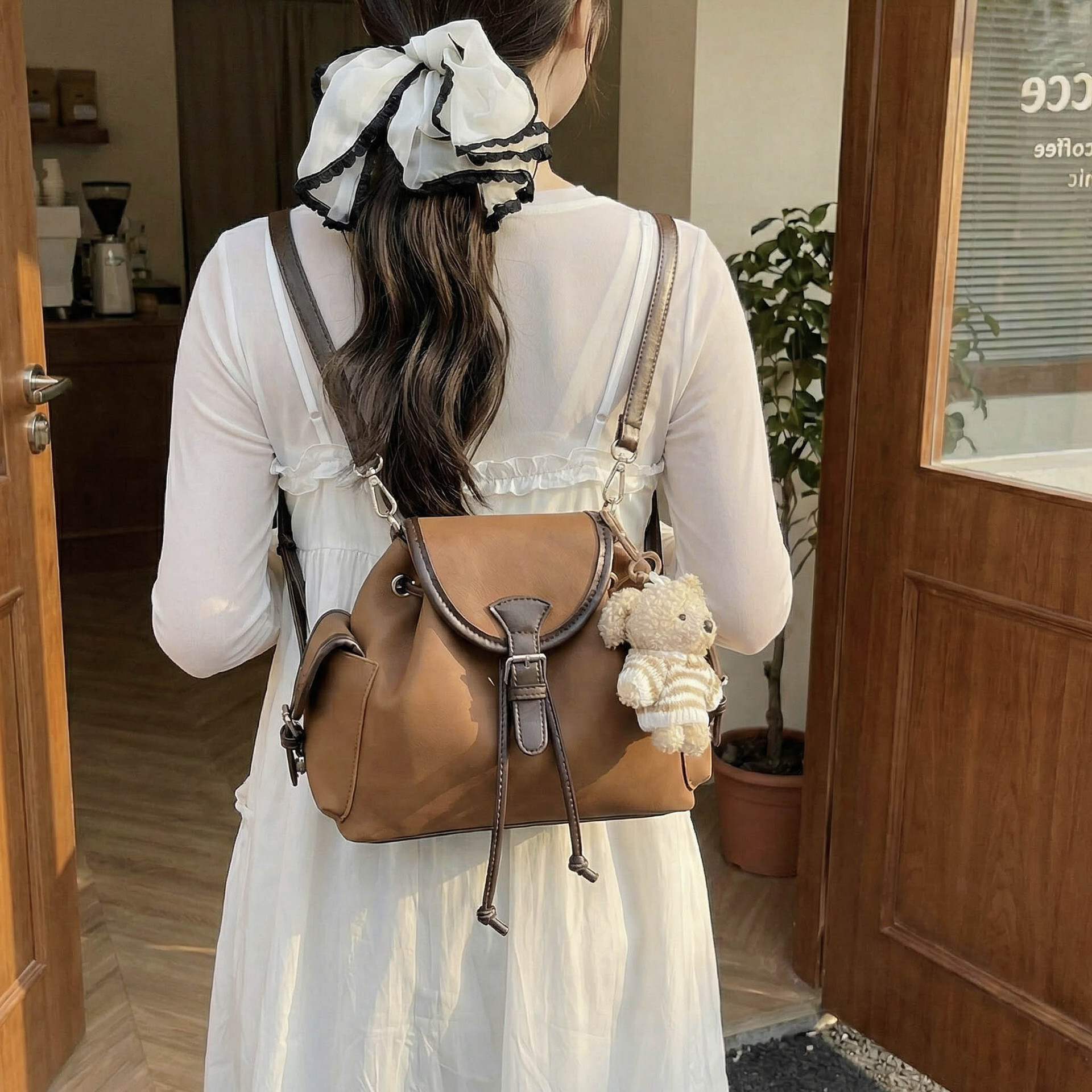 High end retro women's backpack new multifunctional shoulder bag large capacity commuting fashionable crossbody bag luxury handbag designer bag