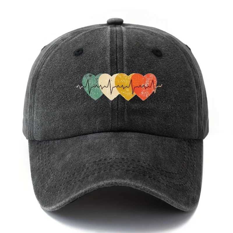 Bright heart-shaped printed baseball cap with retro style suitable for both men and women outdoor leisure travel hat S260306