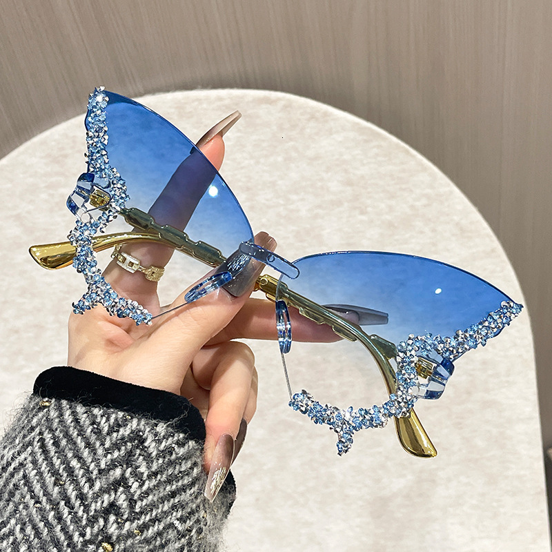 2026 New Designer Luxury Brand Butterfly Men's And Women's Sunglasses High End Style Skinny Face Sunscreen Party Dance Fashion Show Fun Fram