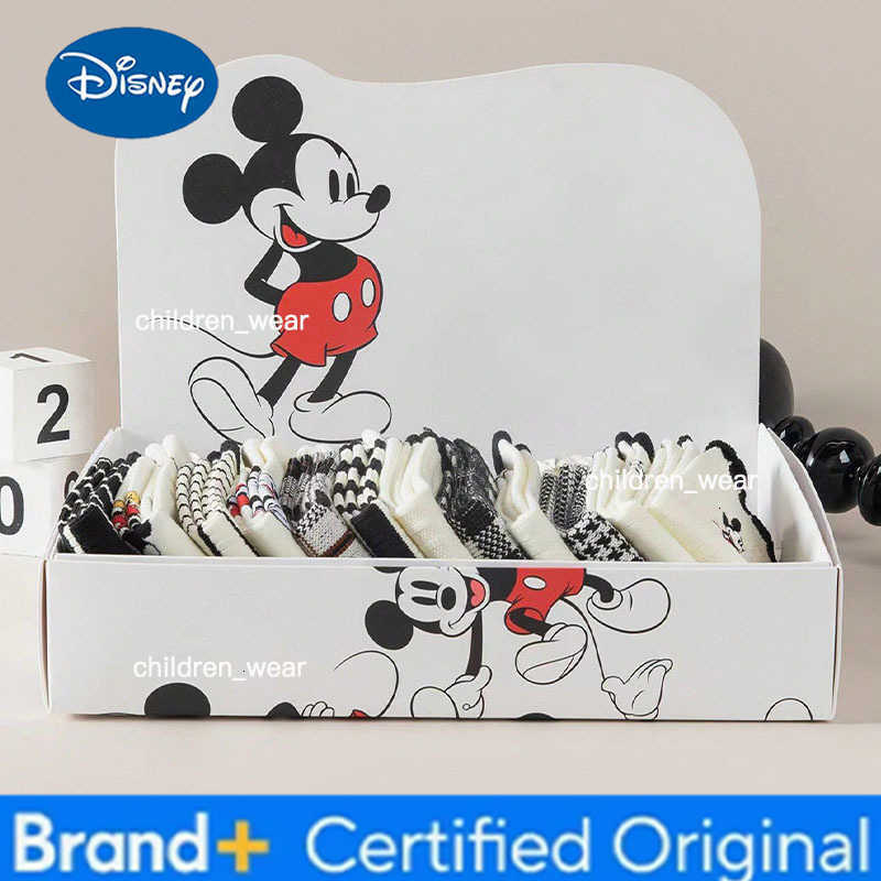 Disney 5 Pairs of Mixed Color Outfit New Cartoon Anime Pattern Womens Socks Soft Comfortable Exquisite College Style Womens Socks H260306