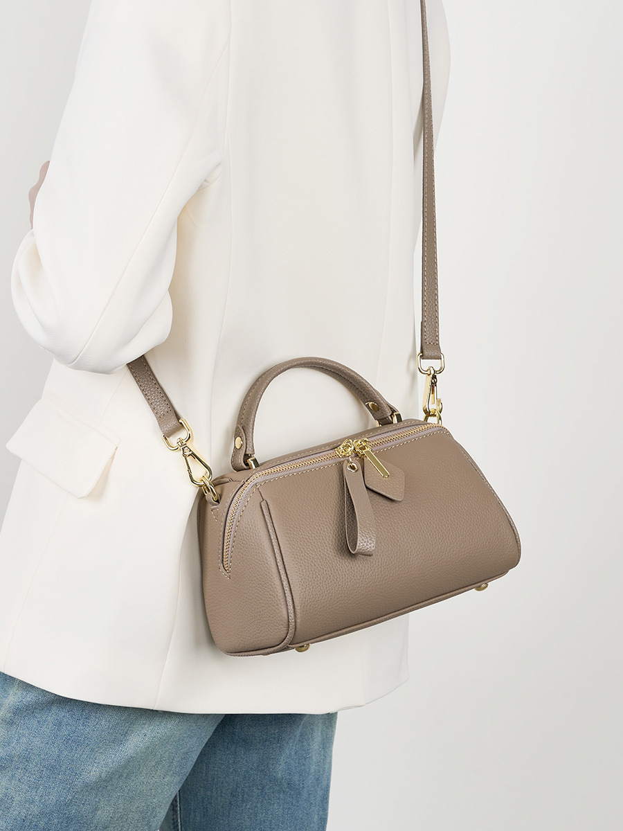 Genuine Leather Women's Bag 2026 New Retro Simple Classic Boston Tote Bag Cowhide Crossbody Shoulder Monochrome Bag