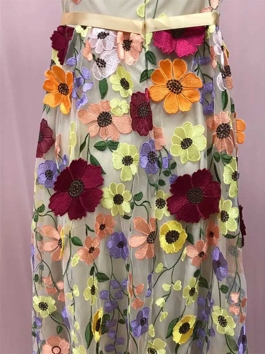 Womens Three-dimensional Flowers Fashionable Embroidery Flower Wrap Buttocks Sexy Dress Elegant Temperament Mesh Lace X260306
