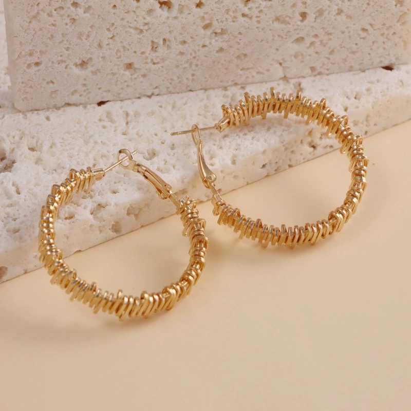 Chic Mosaic Jewelry: Customizable Circle-Shaped Earring With Elegant Aesthetic
