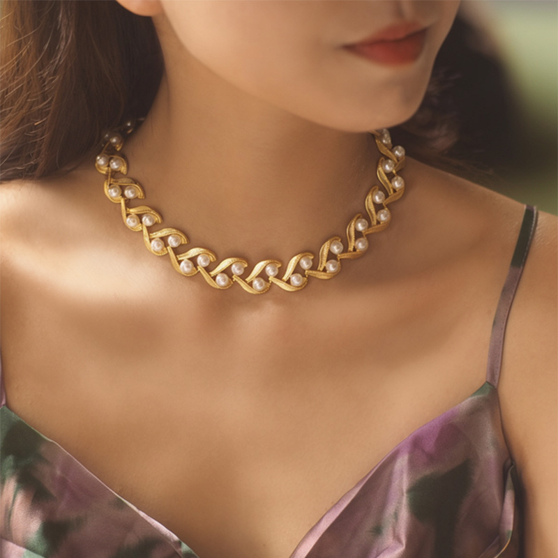 Monet-Inspired Vintage Necklace with Matching Ear Clips - Elegant French Design