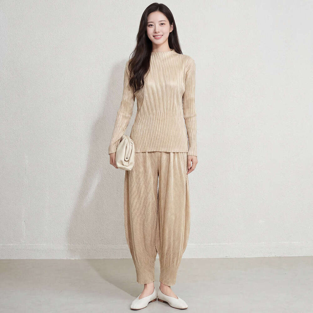 Designer Miyake-style pleated jogger for women, new spring and autumn collection, half-high collar long-sleeve top, versatile harem pants two-piece se