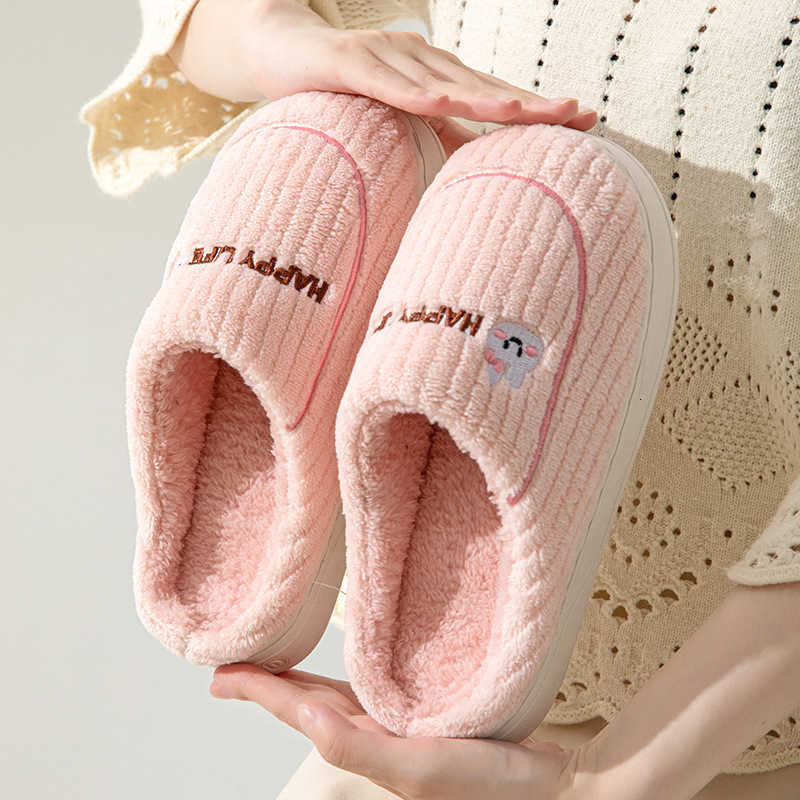 25 Winter Cotton Slippers for Women Indoor Warm Plush Thickened Couples Lightweight Outdoor Cotton Shoes Maternity Shoes S260305