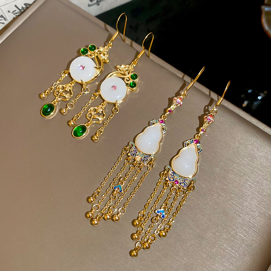 New Chinese-style geometric floral tassel with diamonds, light luxury high-end feel, fashionable and elegant earrings for women