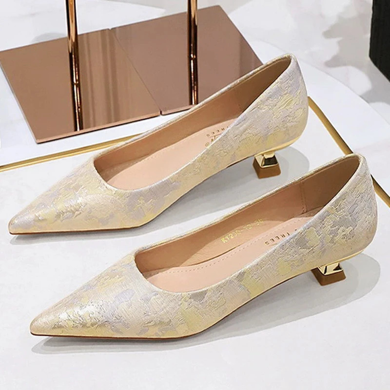BIGTREE shoes 3 CM Floral cloth surface Kitten heels Women Shoes Sweet Fashion Low Heel Ladies Shoes pointed Toe Women Pumps 260306