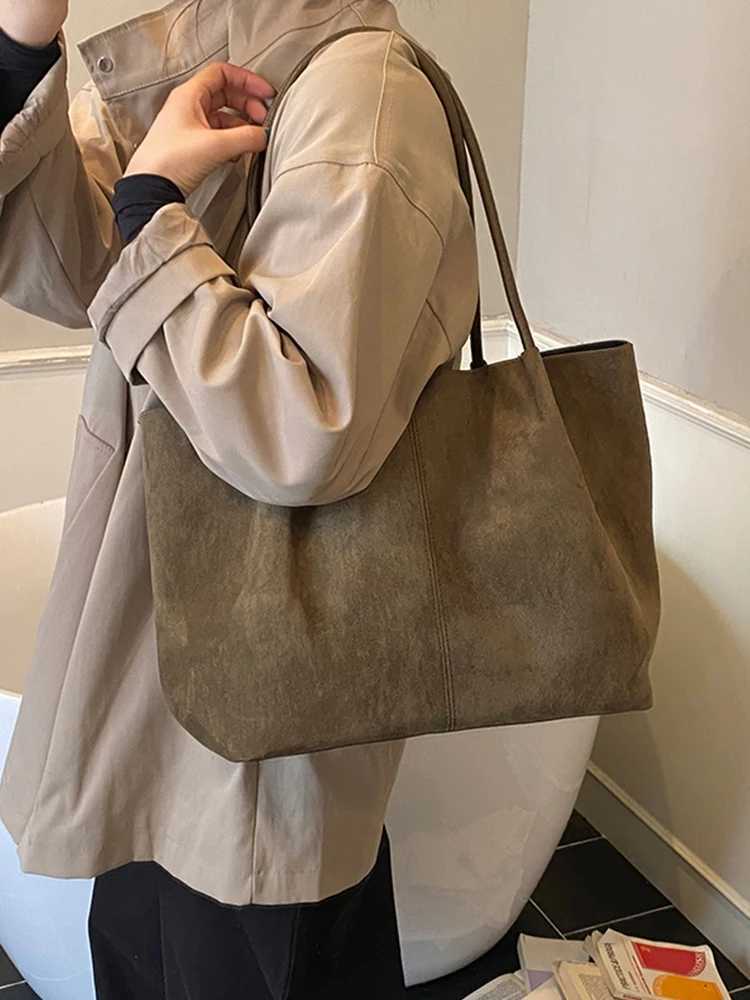 2025 Autumn/Winter New Suedette Shoulder Bag Fashionable and Casual Womens Daily Commuting Handbag with Small Bag H260306