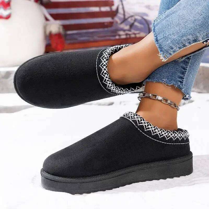 2025 Winter New Ethnic Embroidery Closed Toe Cotton for Women, Flat Heel Outdoor Warm Indoor Slippers