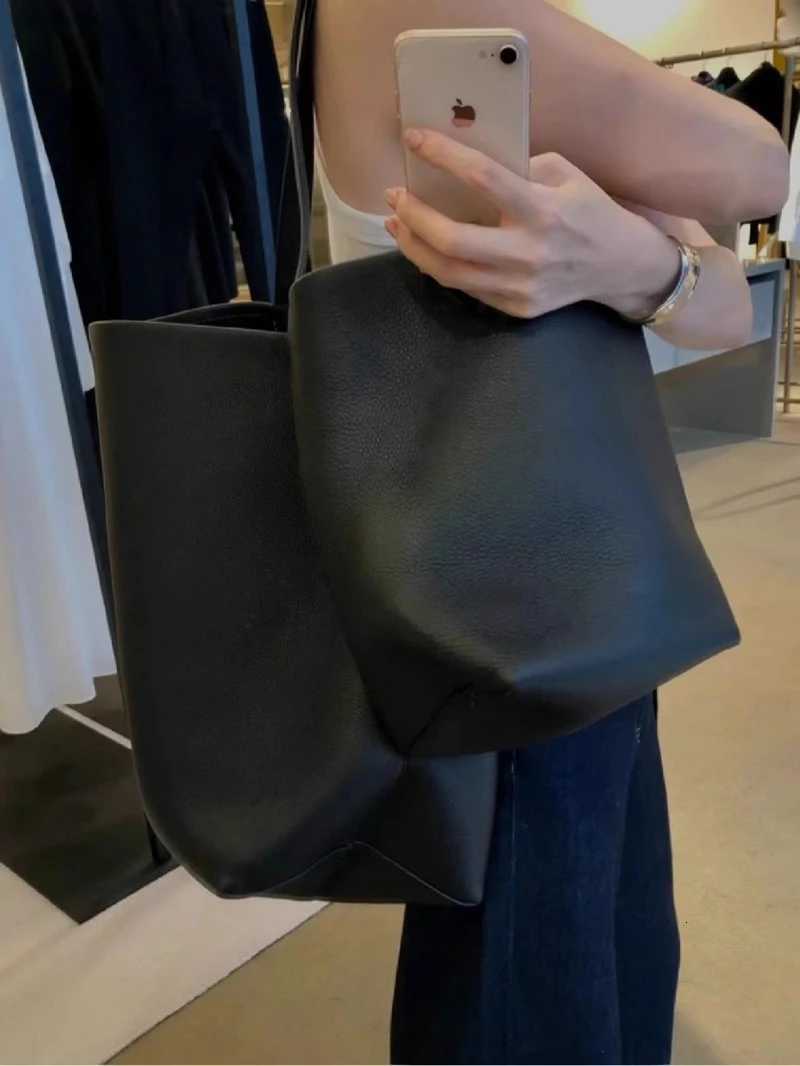 Minimalist Bucket Handbag Tote Bag Leather Commuter Shoulder Bag Large Capacity Autumn Winter Fashion Simple Womens Bag H260306