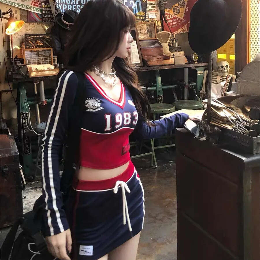 2025 Slim Fit Y2k Aesthetic Streetwear T Shirts Women American Retro Sexy Coquette Striped Patchwork Slim Tees E-girl Autumn Top