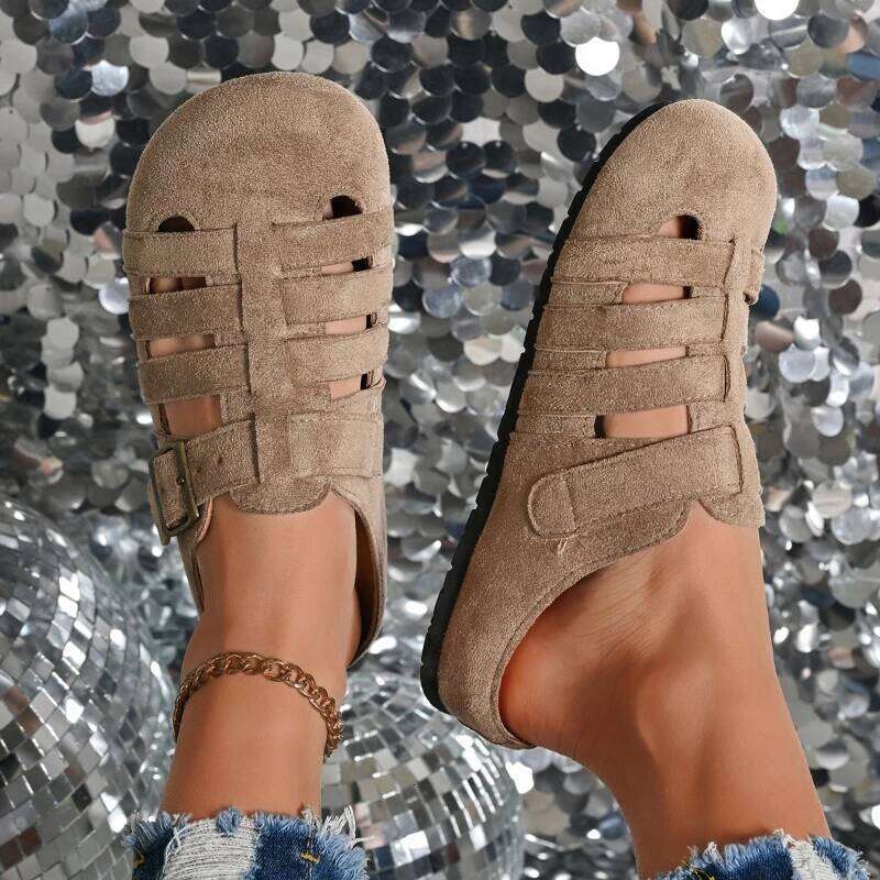 2026 New Fashionable Retro Classic Women's Soft soled Non slip Flat Shoes Comfortable Versatile Sandals