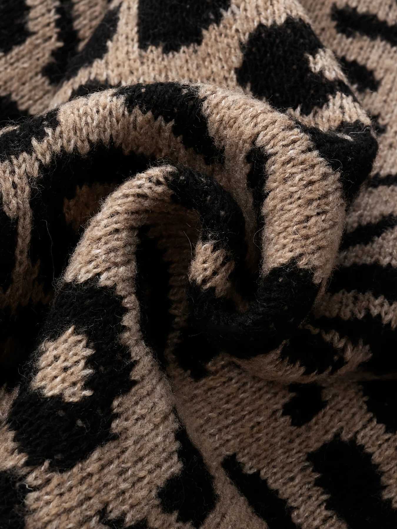 Loose leopard print fashion mid-length knitted cardigan womens spring autumn lazy V-neck casual knitted sweater coat M260306