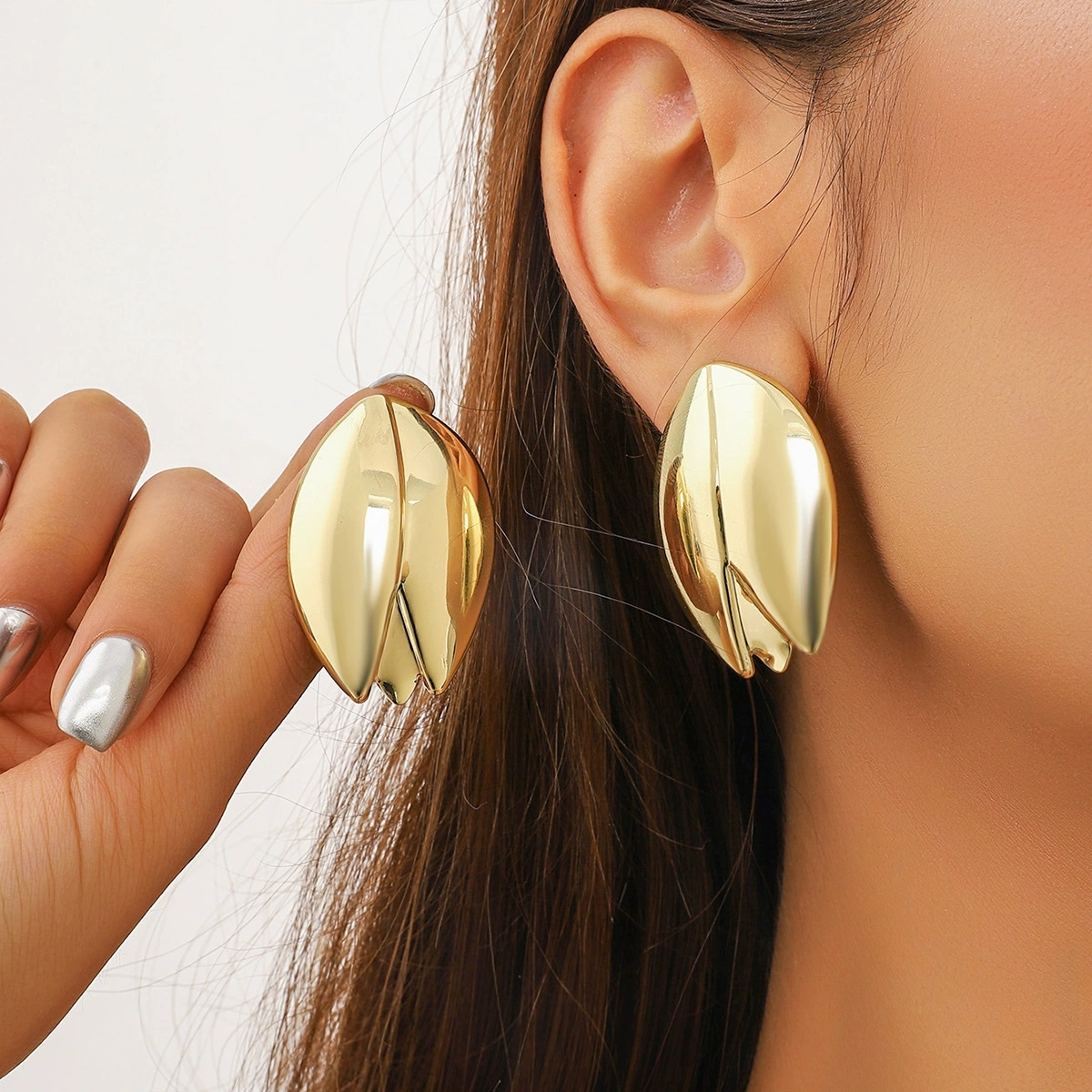Chic Retro French-Early Tulip Motif Piercing Accessory for Ladies