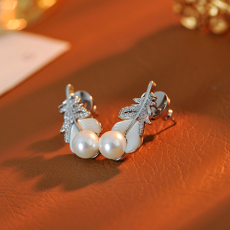 Necklace Elegant Mother-Of-Pearl Micro-Inlaid Feather Necklace Jewelry,Necklace Natural Pearl Earrings And Necklace, Exquisite Light Luxury Necklace