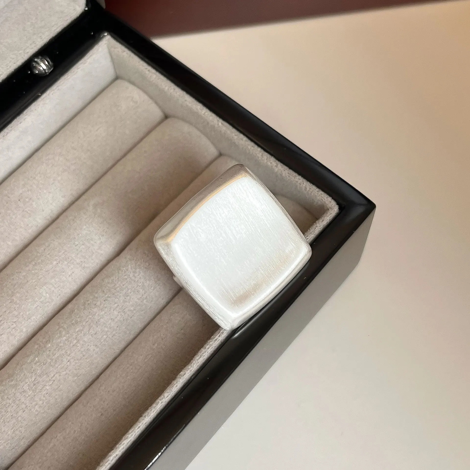 Vintage Brushed Metal Square Geometric Chunky Open Ring for Women Girls European American Personality Fashion Jewelry Gifts 260302