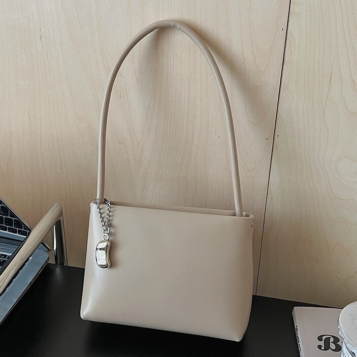 Elegant retro single shoulder armpit bag, new pillow bag, simple commuting women's bag, niche fashion crossbody bag, single shoulder bag, designe