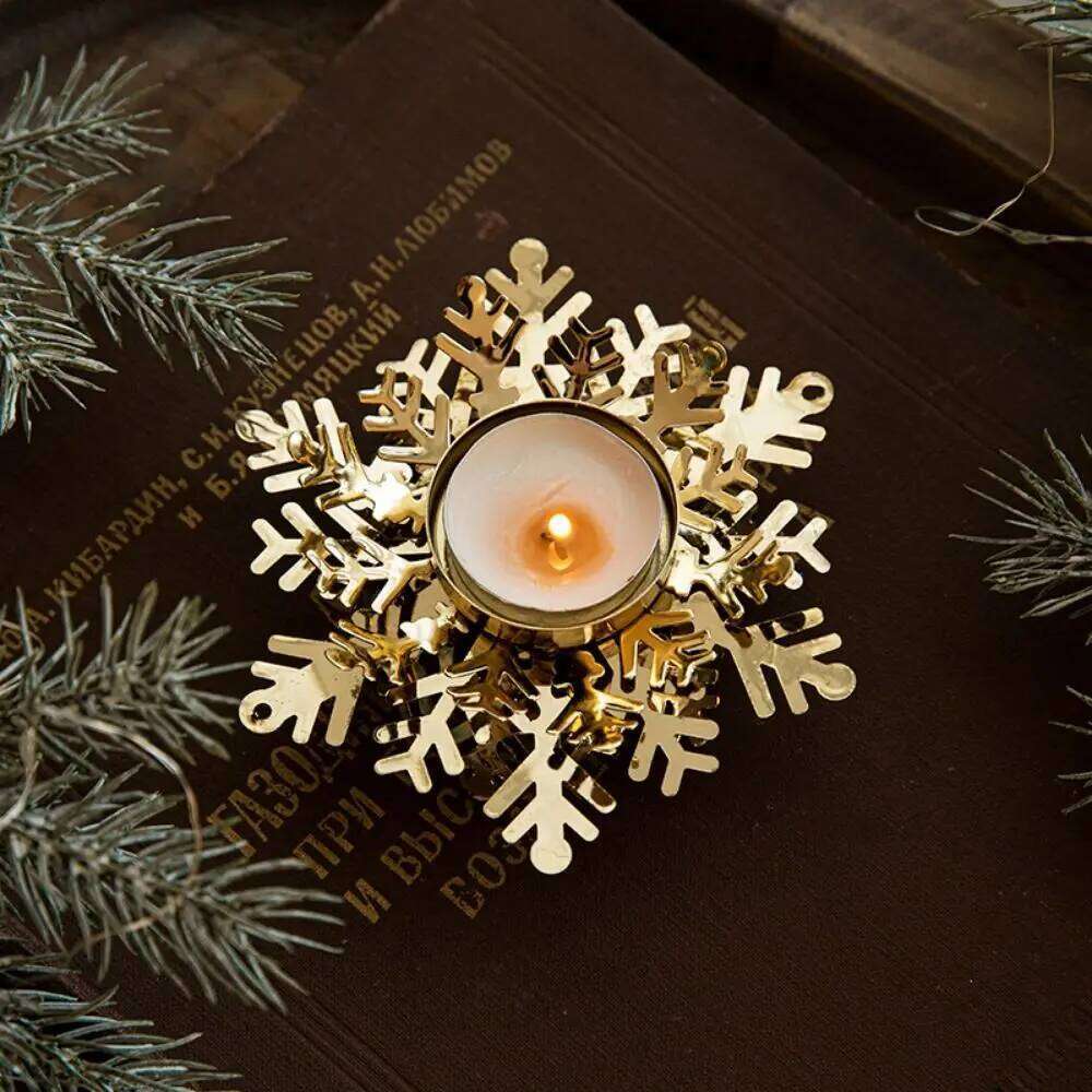 Modern Snowflake Candle Holders Flower Shape Golden Christmas Candleholder Iron Candlestick Tabletop Ornaments Holiday Party XJ260305