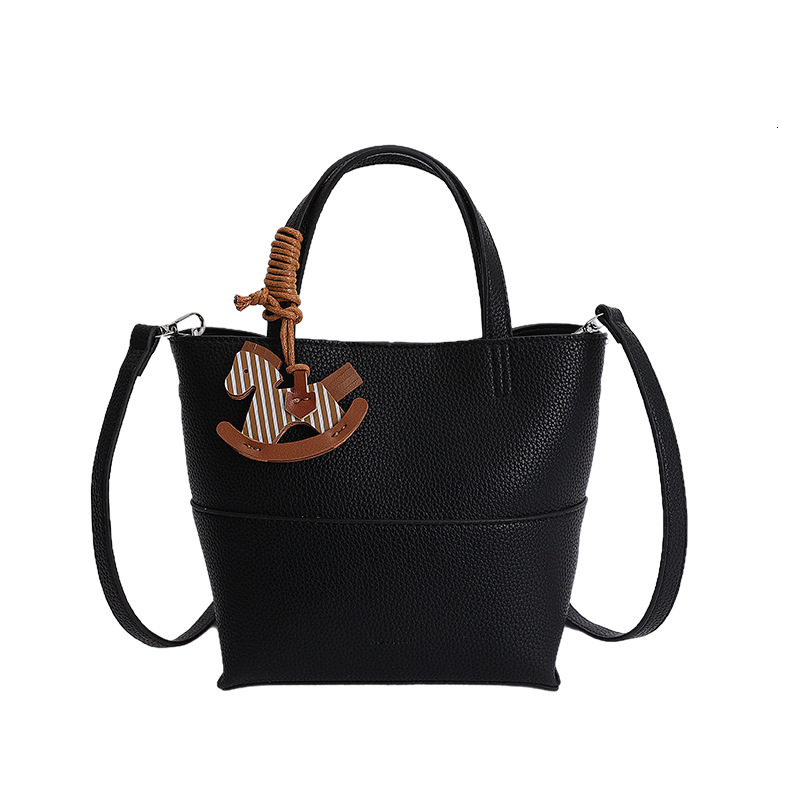 Fashion Retro Women's Small Shoulder Bag Spring New Style Simple Fashion Crossbody Bag Handbag Bucket Bag Small Handbag Designer Bag
