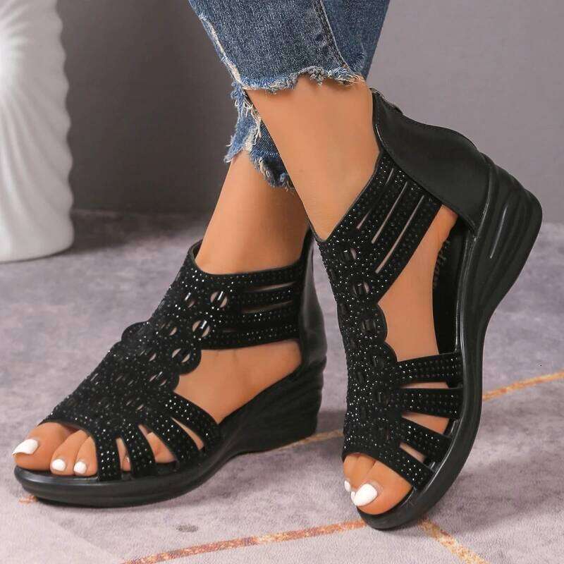 2026 Summer New Women's Fashion Open toed Comfortable Outdoor Soft Bottom Slope Heel Sandals
