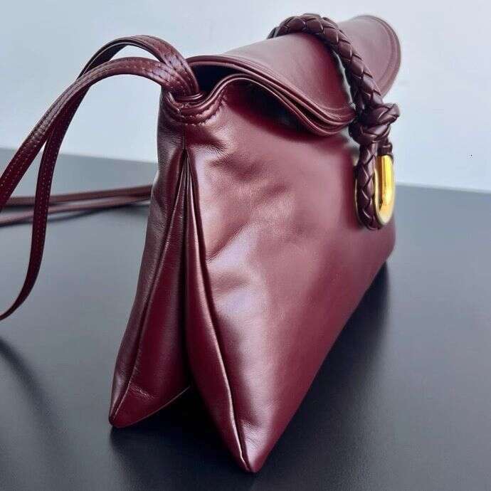 New Cross Crossbody Bag High Quality Texture Double Flap Metal Buckle Clutch XIU LAI SI
