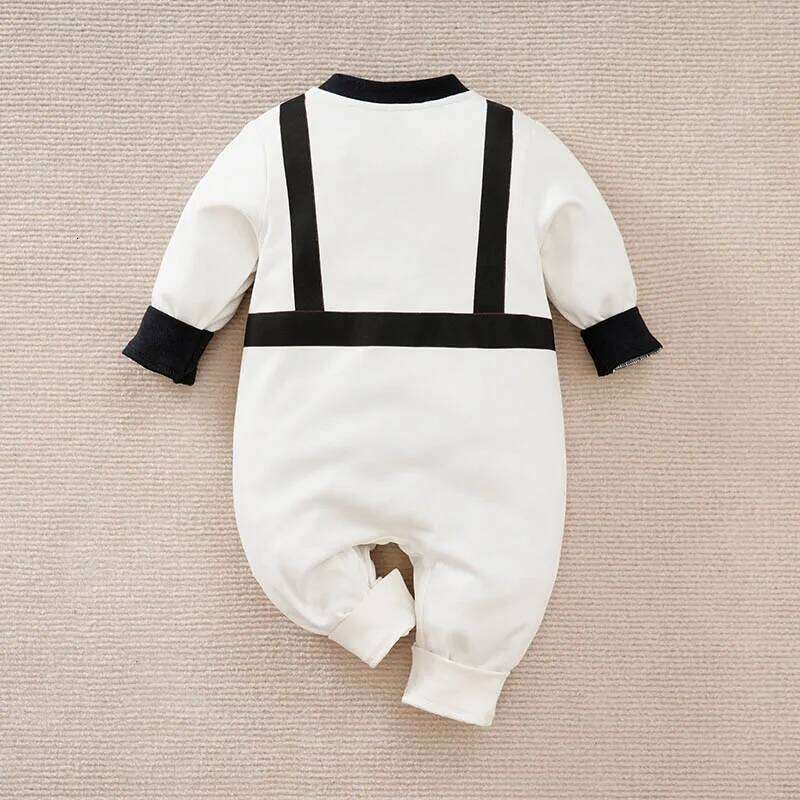 Newborn Baby Boy Long sleeves clothing 0-18 Months one-piece White cotton fashion for Astronaut Print Infant Casual Jumpsuit Z260306